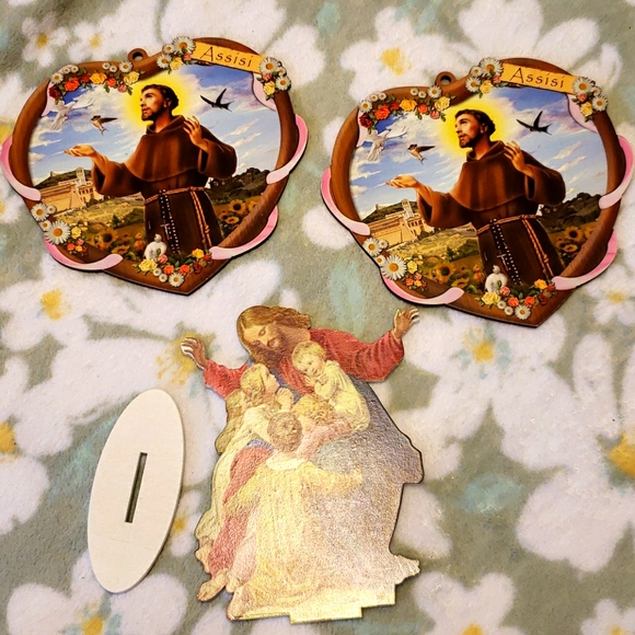 Set of 2 items/ 1 of Assisi & 1 of Jesus / Wood - Picture 1 of 8